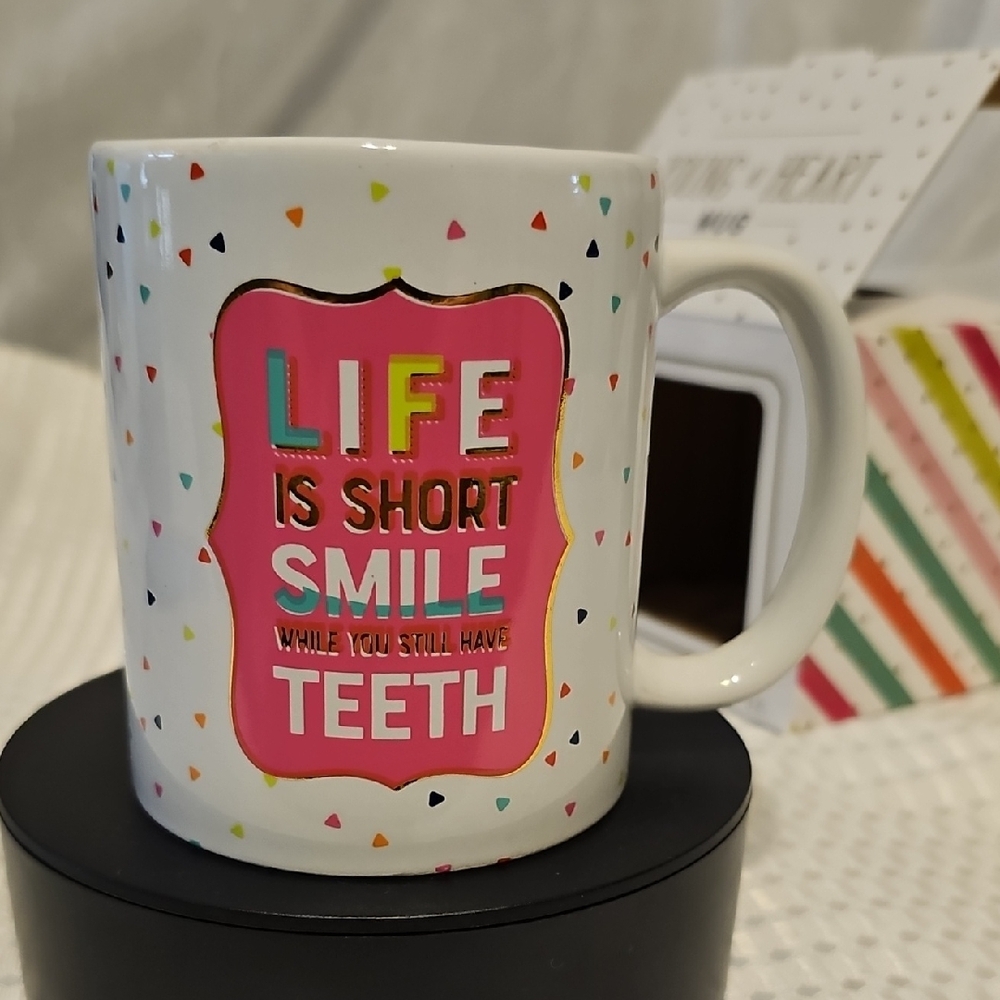 Colorful Heart Pattern Mug - Picture 4 of 7